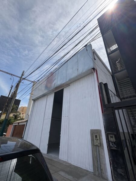 Local Comercial en Av. Javier Prado - San Borja