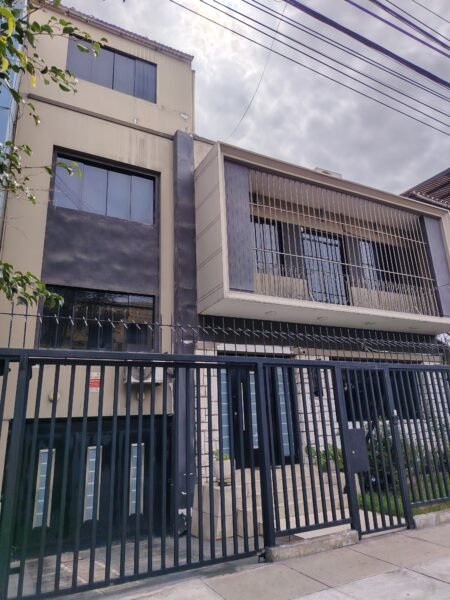 Casa en Santiago Wagner - Pueblo Libre | En Venta