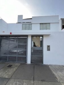 Local Comercial en Av. Canadá - San Luis